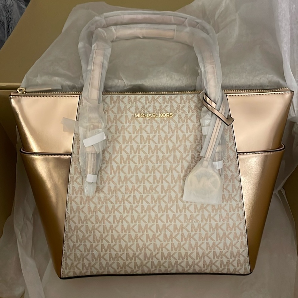 Michael Kors pocketbook